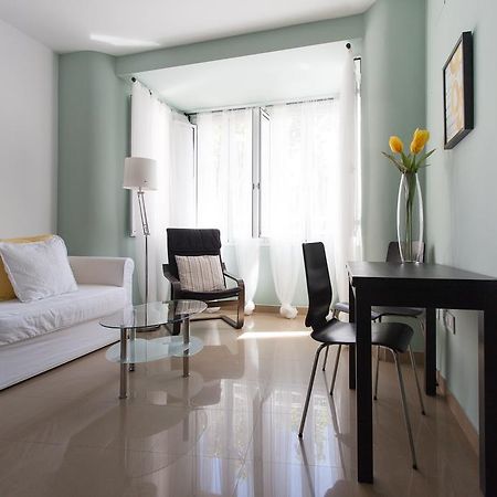 Apartamentos Edificio Constitucion Sevilla Ruang foto