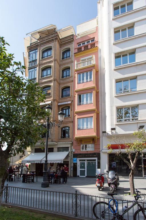 Apartamentos Edificio Constitucion Sevilla Ruang foto