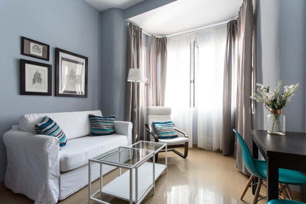 Apartamentos Edificio Constitucion Sevilla Ruang foto